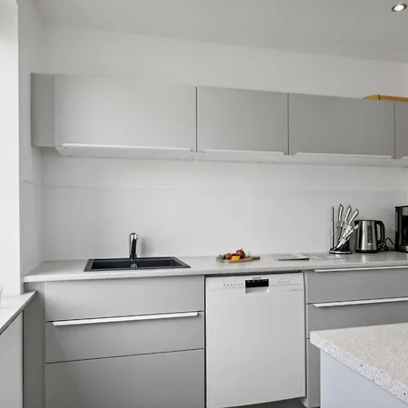 Anetta - 300m From The Sea By Interhome *